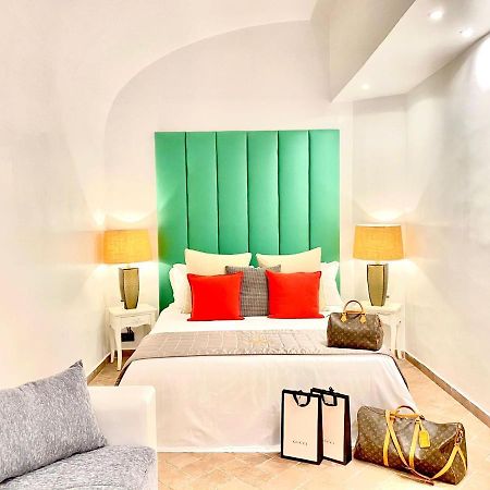 Fontana Di Trevi Diamond Boutique Apartment Rome Bagian luar foto